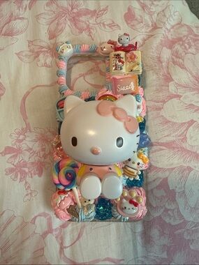 Hello Kitty Junk Phone Case